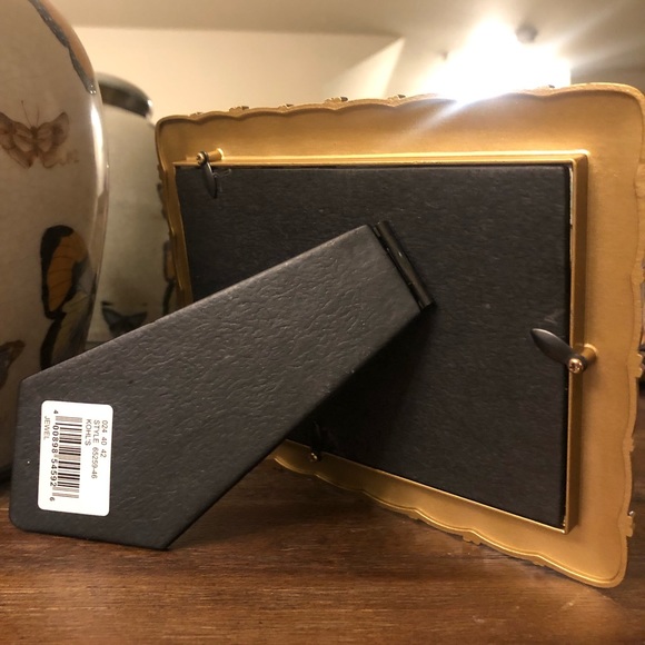 Handmade Paper Weave With Rabbit and Flower Illustrations in Flower Gold Frame - Picture 4 of 7